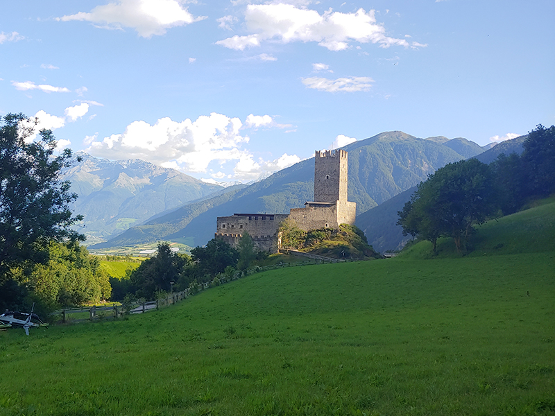 Paisaje con castillo