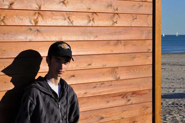 retrato en  casa de madera